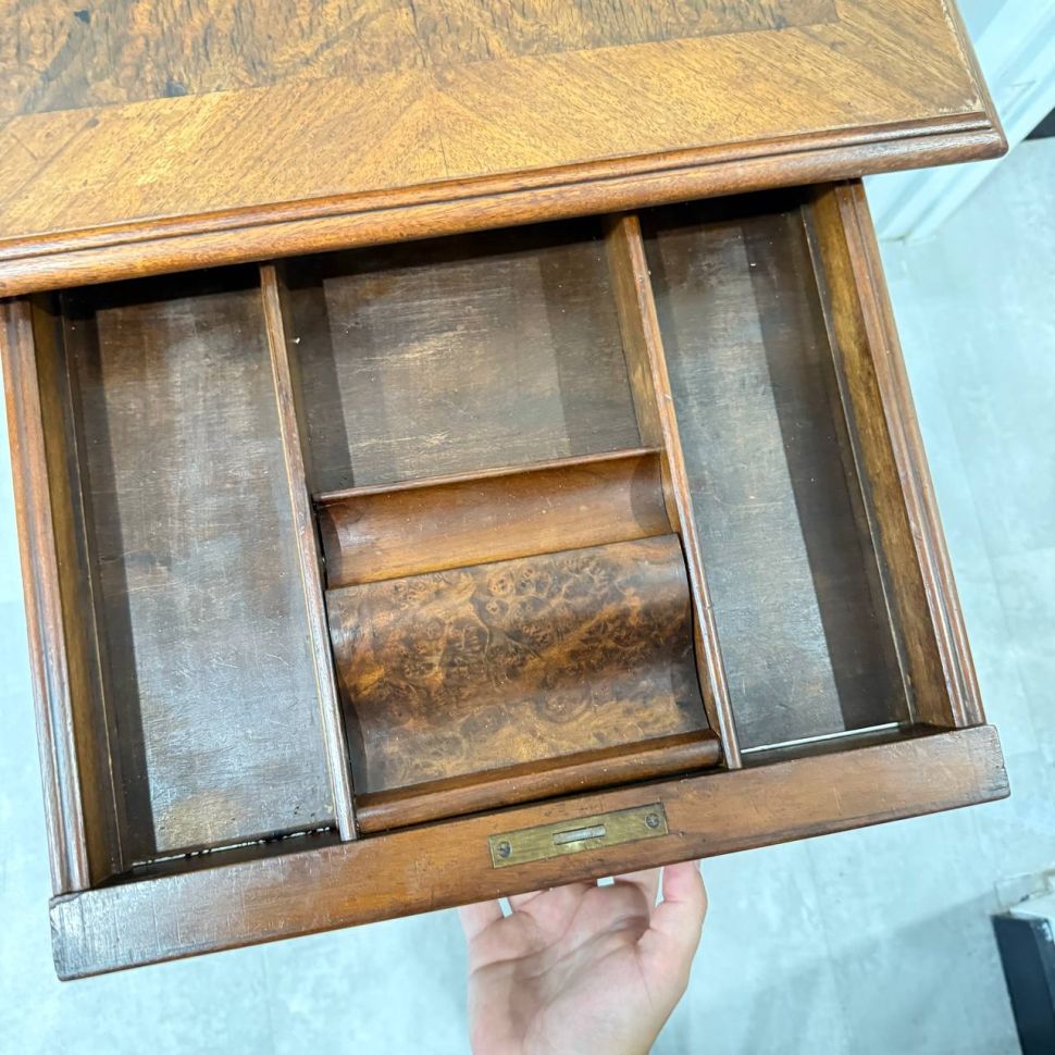 Старинный стол для рукоделия в стиле ампир