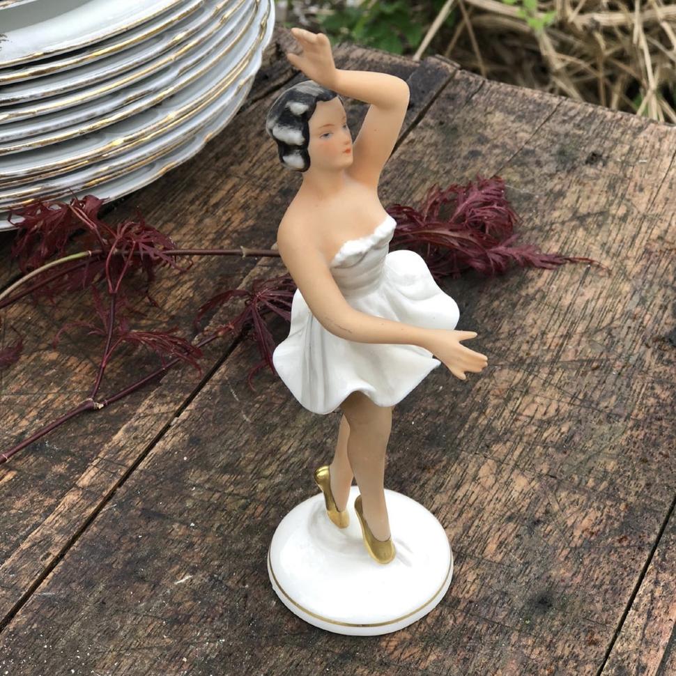 Статуэтка балерина 19 см Schaubach.Kunst Германия (микроскол)