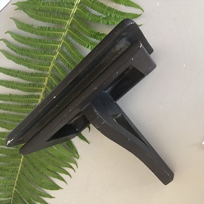 Полка с кронштейном