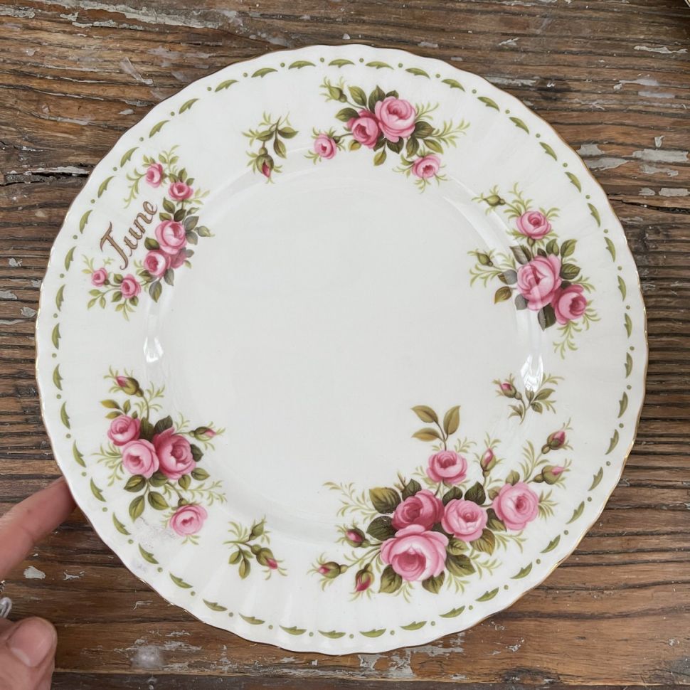 Тарелка Royal Albert 12 месяцев Июнь 21см Англия
