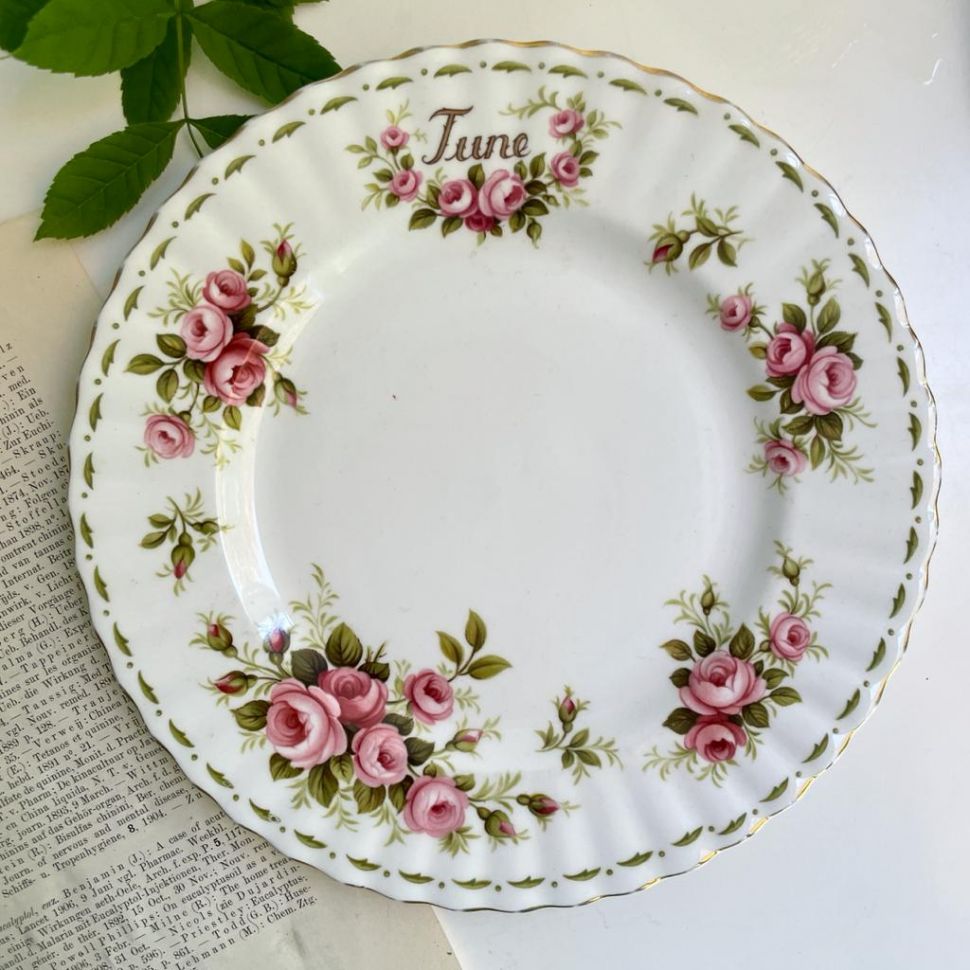 Тарелка Royal Albert 12 месяцев Июнь 21см Англия