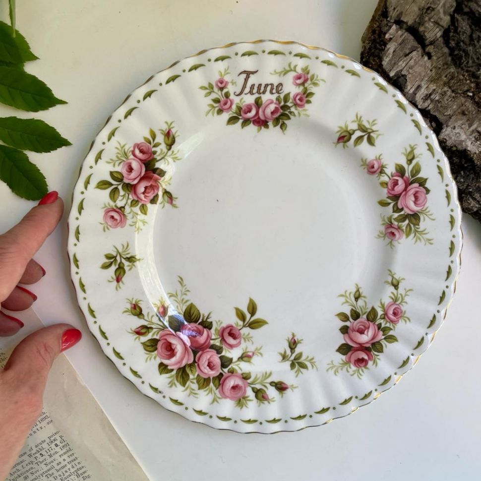 Тарелка Royal Albert 12 месяцев Июнь 21см Англия