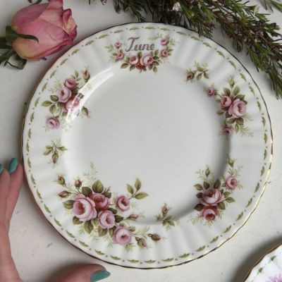 Тарелка Royal Albert 12 месяцев Июнь 21см Англия