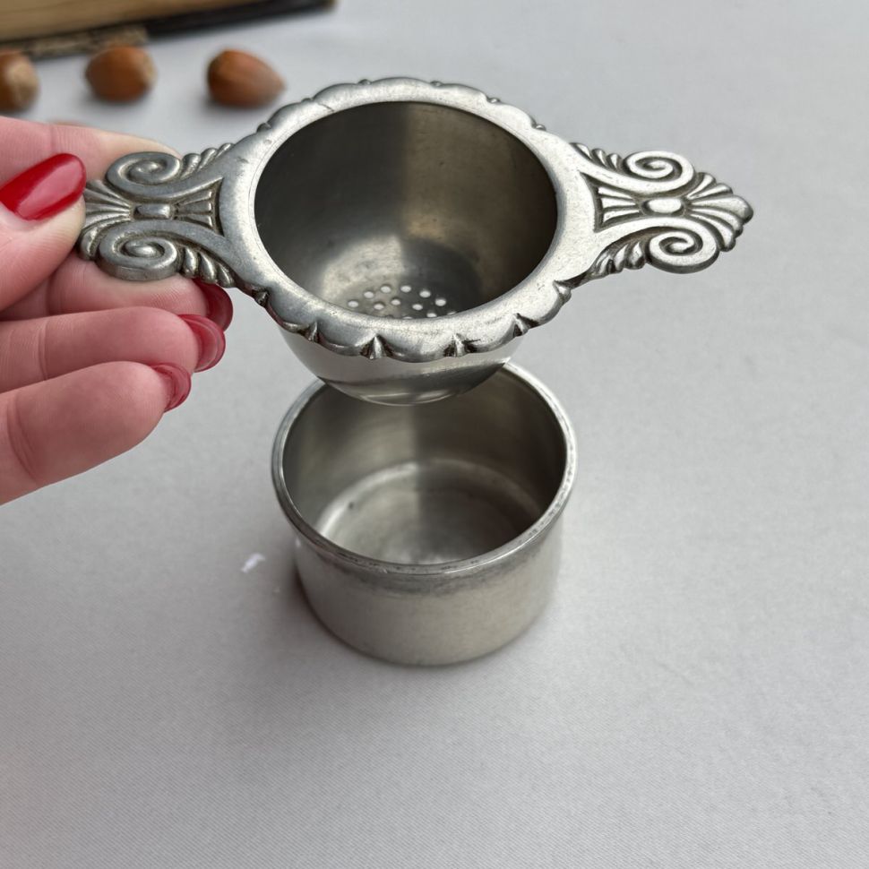 Ситечко для чая на подставке 11 см олово Голландия