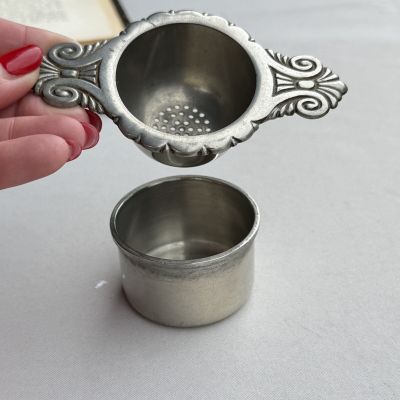 Ситечко для чая на подставке 11 см олово Голландия