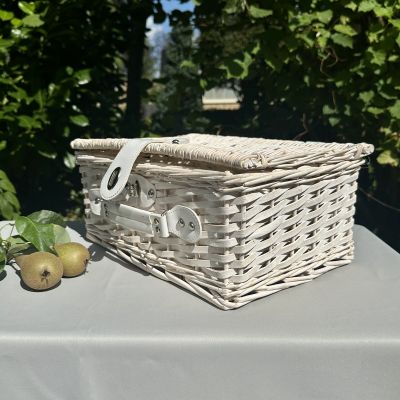 Корзина для пикника 34 см белая с крышкой и замком