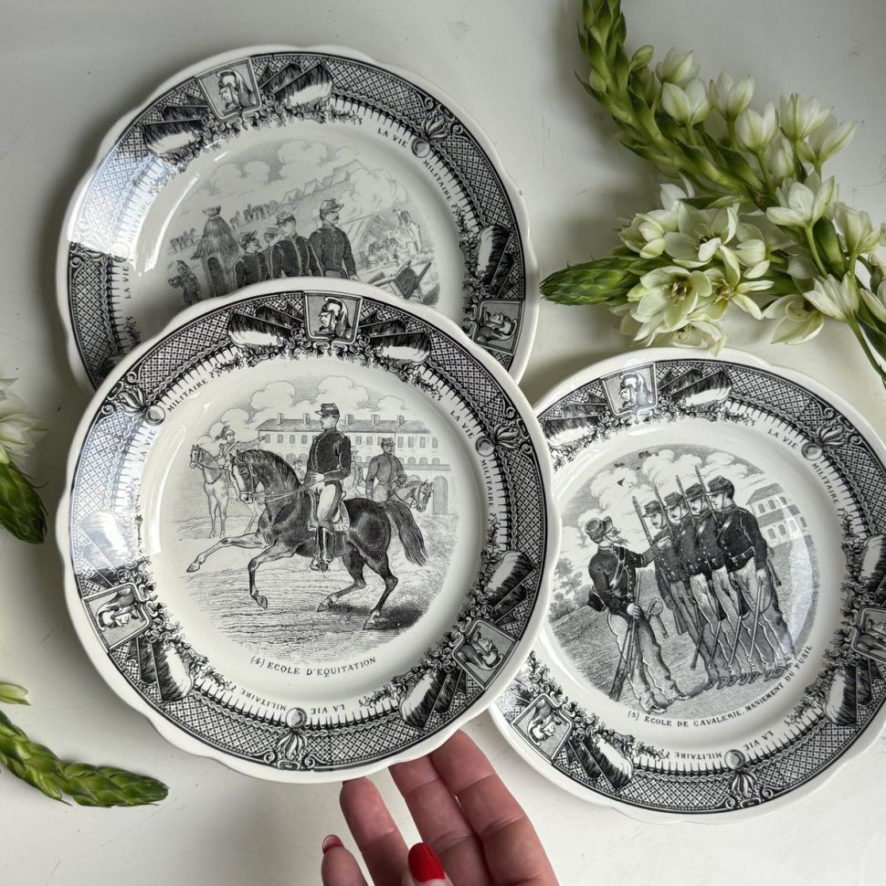 Тарелка Sarreguemines Кавалерийская школа 19 см Франция конец 19 в. 