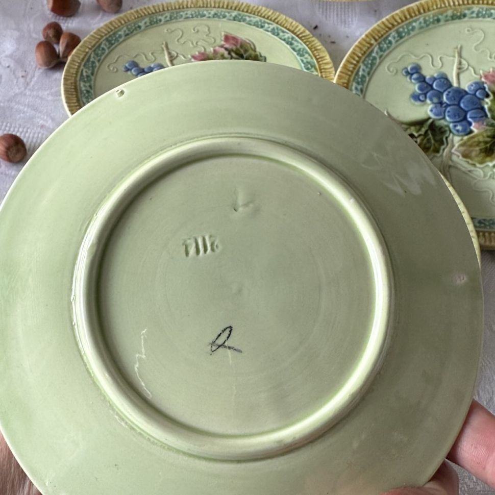 Блюдо и 5 тарелок Майолика керамика 