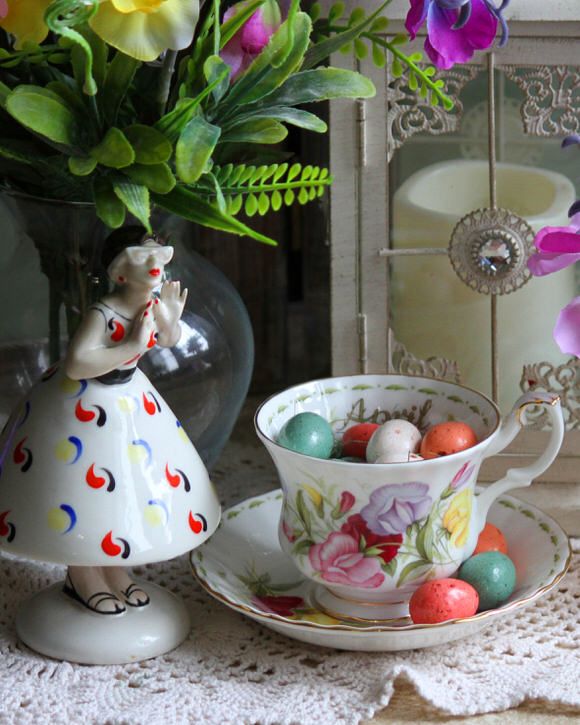 Чайная пара Royal Albert Апрель 1970 г. 12 месяцев