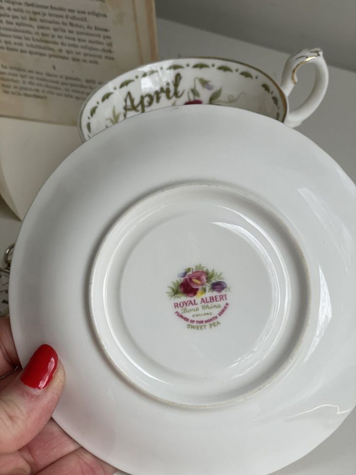 Чайная пара Royal Albert Апрель 1970 г. 12 месяцев