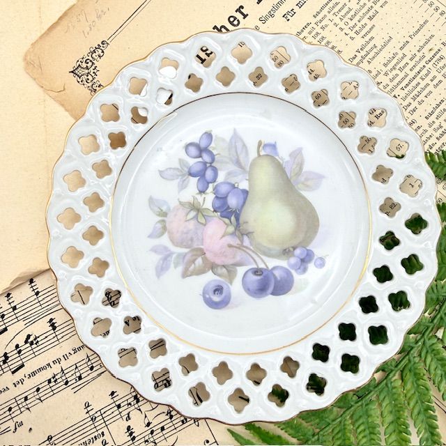 Тарелка с ажурным краем Груша 17 см фарфор Бавария