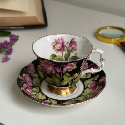Чайная пара Черный Royal Albert Provincial Flowers Pitcher Plant 200 мл Англия