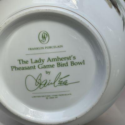 Салатник Franklin Porcelain The Lady Amherst's Pheasant Game Bird 25 см фарфор 1983 г.