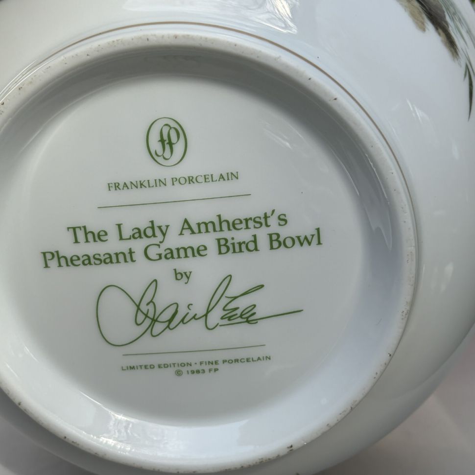 Салатник Franklin Porcelain The Lady Amherst's Pheasant Game Bird 25 см фарфор 1983 г.