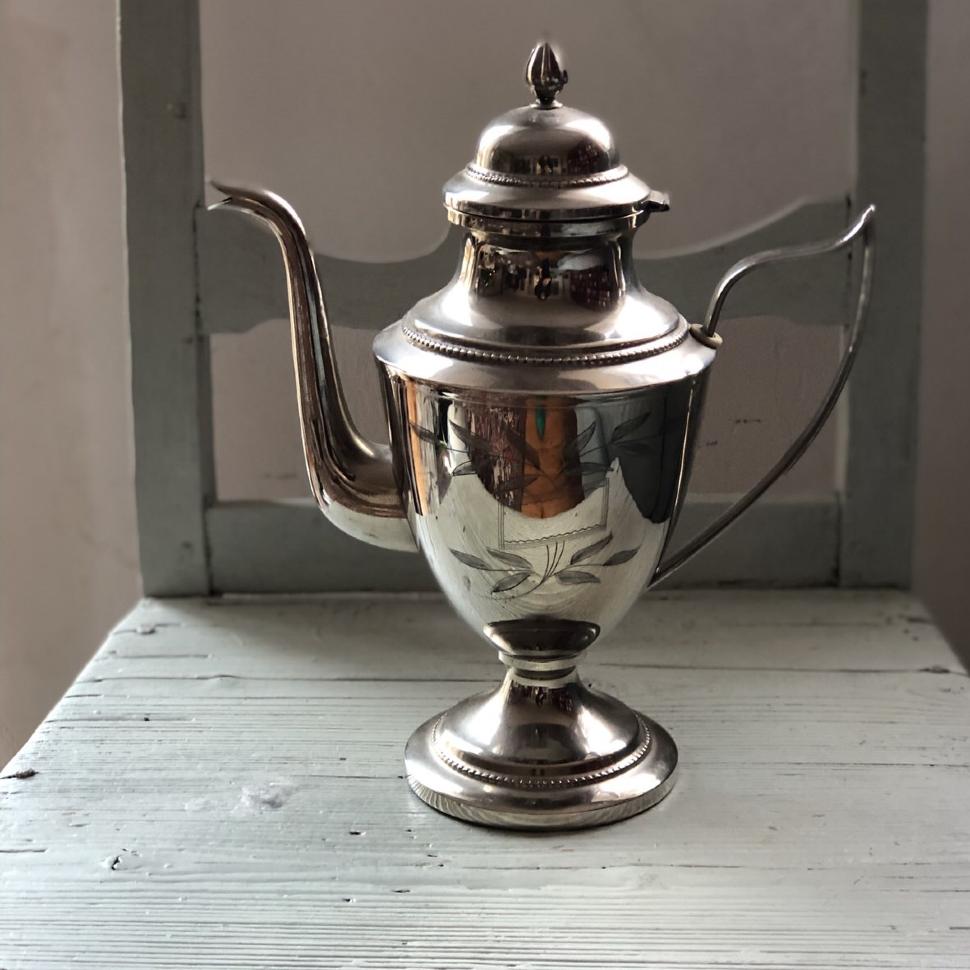 Кофейник высокий на ножке 1л