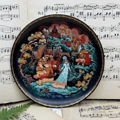 Тарелка Палех Русские сказки Снегурочка и ее родители 20 см 1990 г Bradex 1