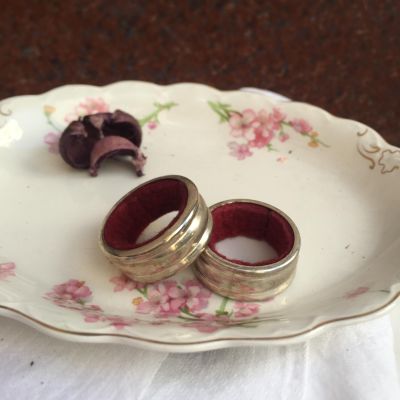 Кольцо на бутылку против капель мельхиор