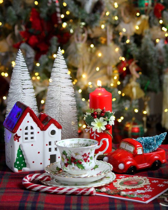 Чайная пара Royal Albert Декабрь 1970 г. 12 месяцев