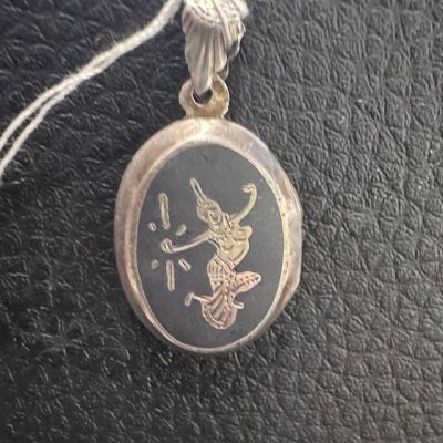 Кулон локет 2,5 см серебро штихельная гравировка