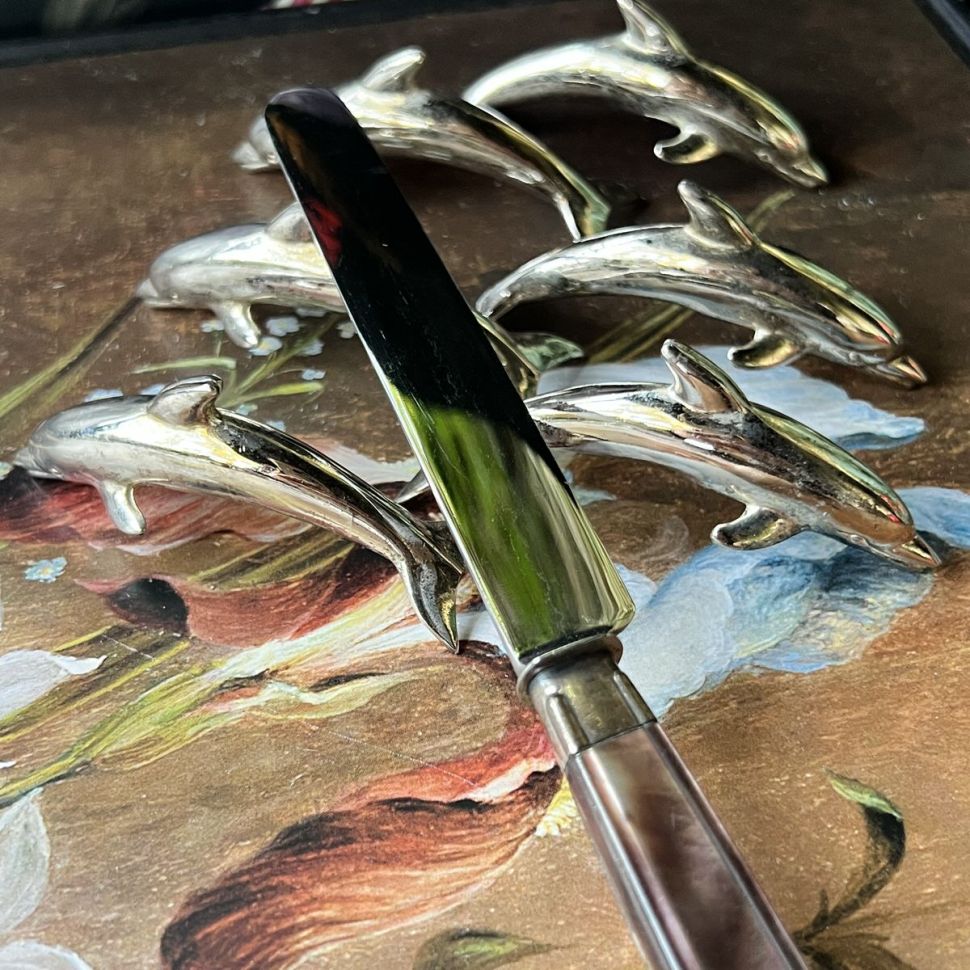 Подставка сервировочная для карточки Дельфин 8 см серебрение