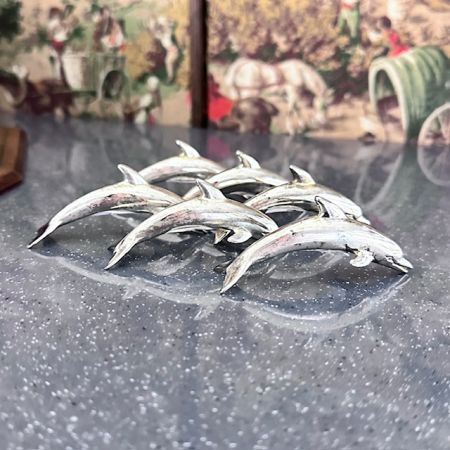 Подставка сервировочная для карточки Дельфин 8 см серебрение
