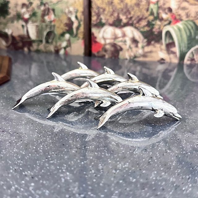 Подставка сервировочная для карточки Дельфин 8 см серебрение