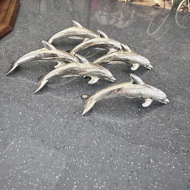 Подставка сервировочная для карточки Дельфин 8 см серебрение