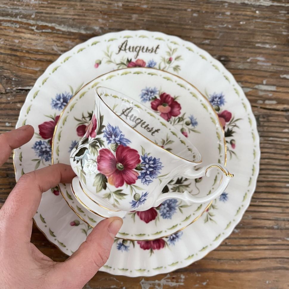 Тарелка Royal Albert 12 месяцев Август 21 см Англия