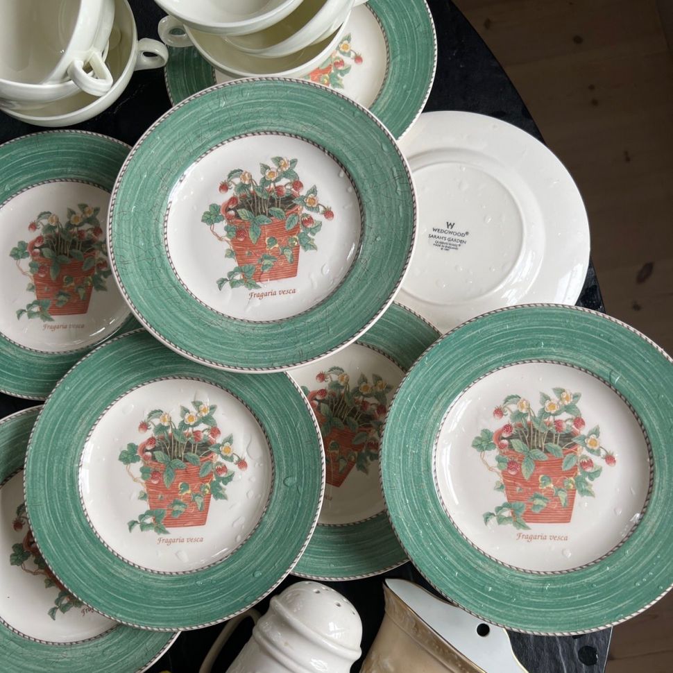 Тарелка Wedgwood Sarah's Garden 21 см Англия