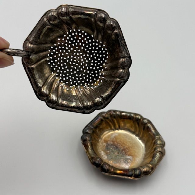 Ситечко для чая на подставке 8 см мельхиор 