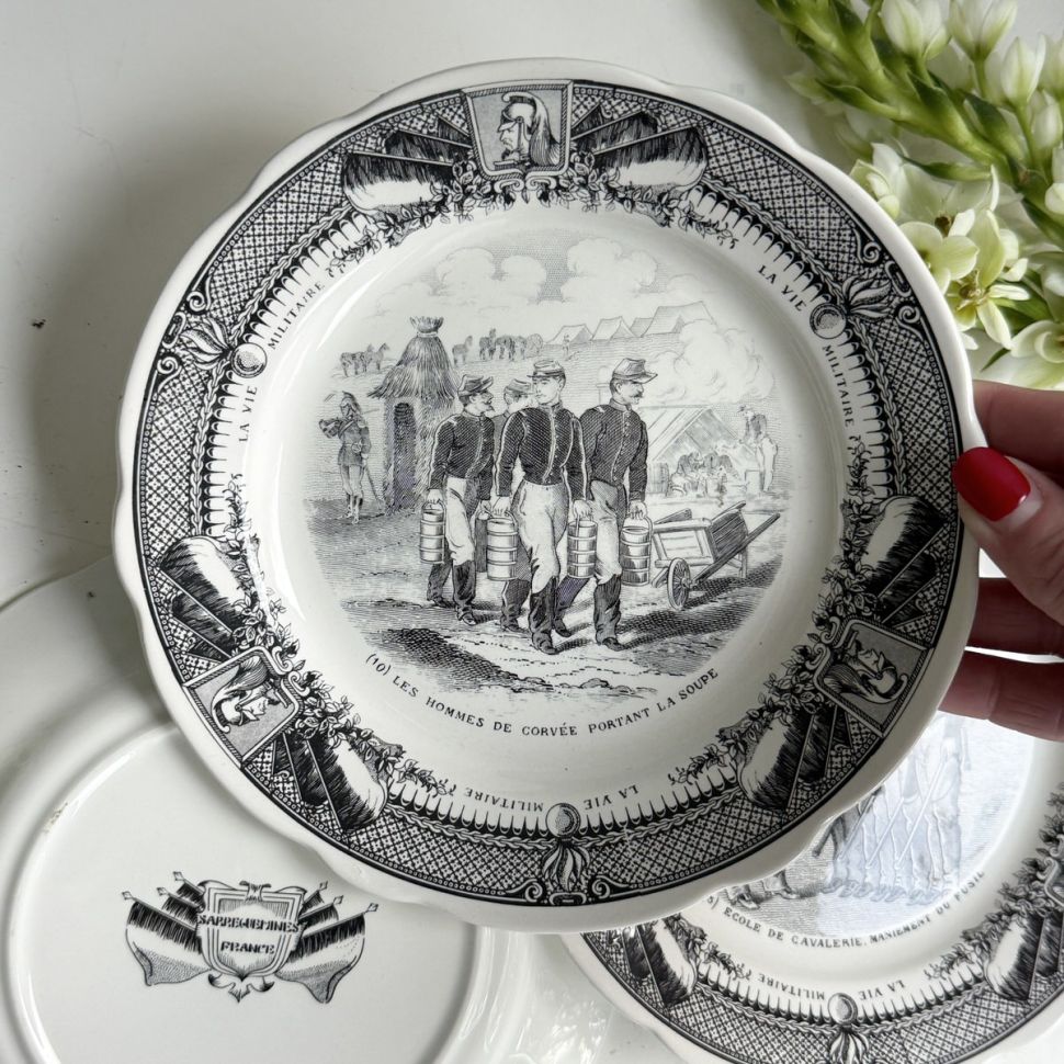 Тарелка Sarreguemines Наряд по хозяйству 19 см Франция конец 19 в. 