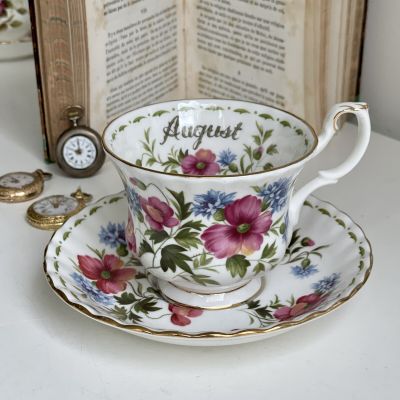 Чайная пара Royal Albert Август 1970 г. 12 месяцев