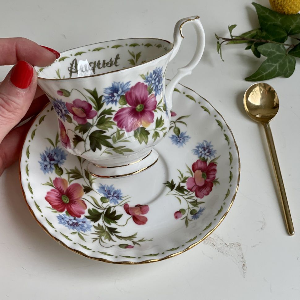 Чайная пара Royal Albert Август 1970 г. 12 месяцев