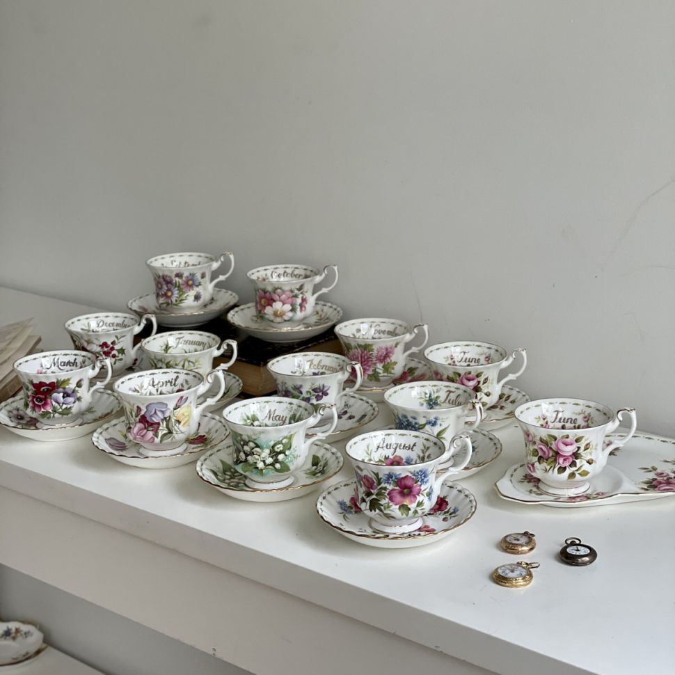 Чайная пара Royal Albert Август 1970 г. 12 месяцев