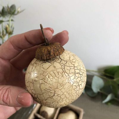 Шар елочный Сахара, керамика с кракелюром