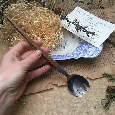 Вилка салатная с деревянной ручкой