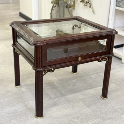 Журнальный столик витринаThe Franklin Mint