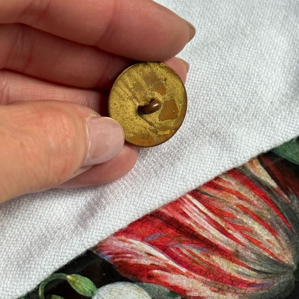 Пуговица старинная Машина кабриолет 2,5 см латунь