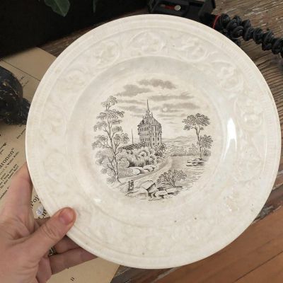 Тарелка 24 см Парк у замка фарфор (без клейма)