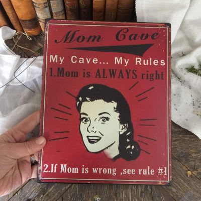 Табличка декоративная металлическая  Mom Cave