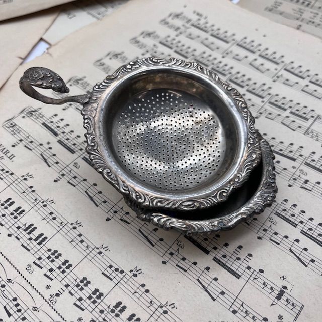 Ситечко для чая на подставке 9 см серебрение