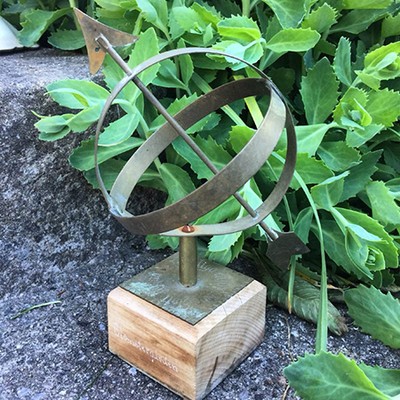 Композиция из латуни на деревянной подставке 