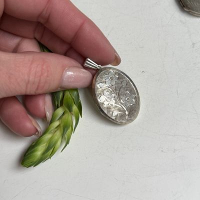 Кулон локет Цветы 3,5 см серебро штихельная гравировка