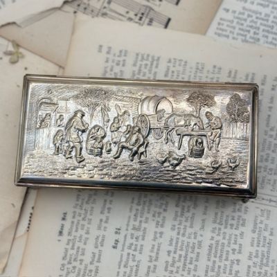 Шкатулка на ножках 18 см серебрение Голландия