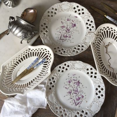 Тарелка резная Колокольчик 24 см