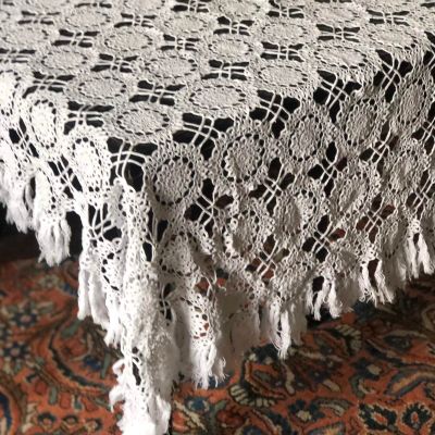 Скатерть белая 140х140 см с бахромой вязанная крючком
