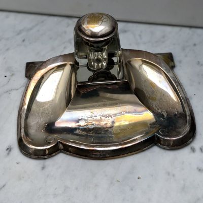 Чернильница на подставке 1920 год, мельхиор, толстое стекло