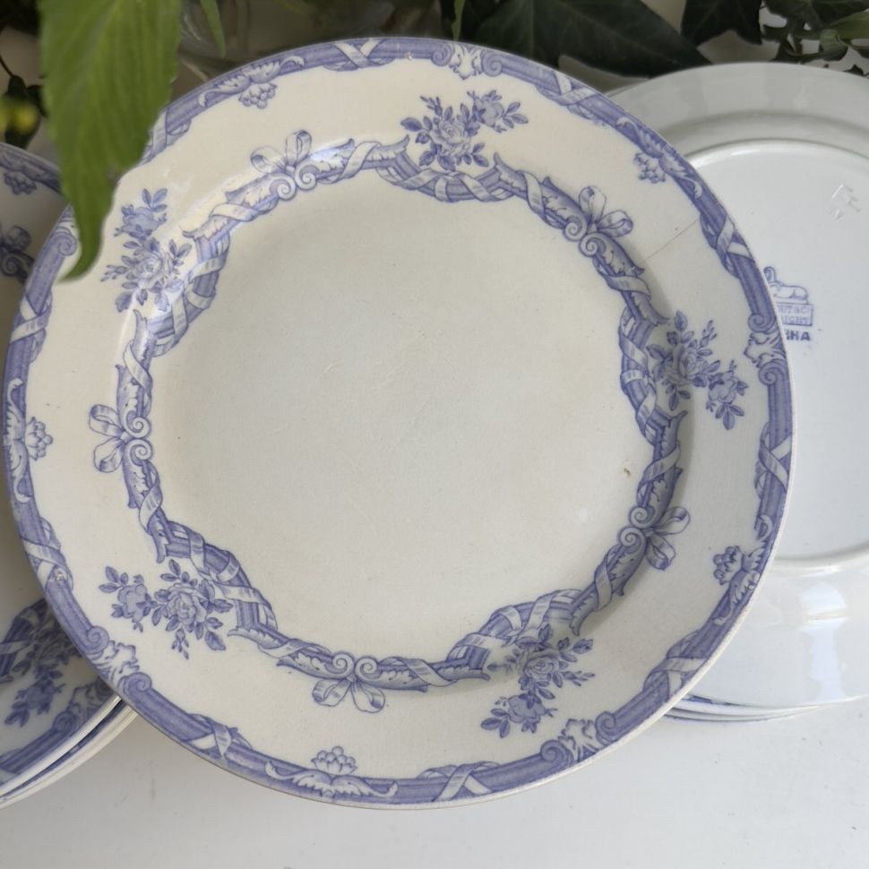Тарелка Maastricht Petrus Regout Alhamera 24 см Голландия 1890 г.г. 2 категория