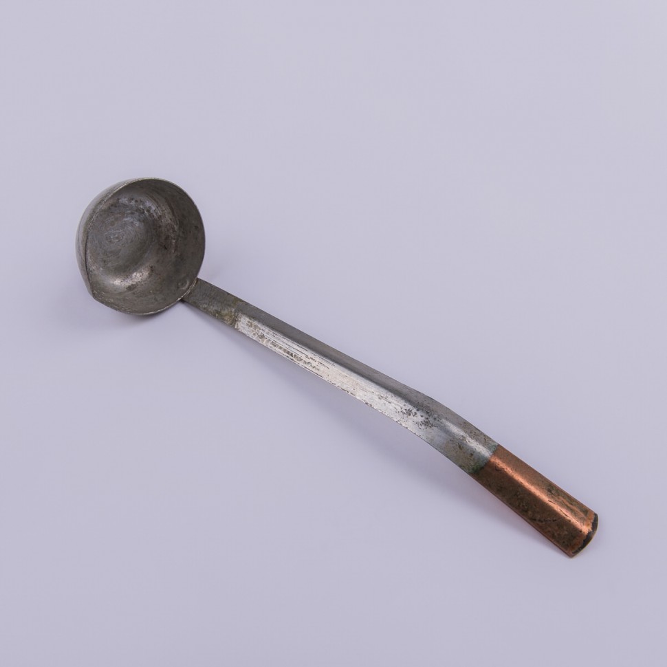 Половник с носиком оловянный