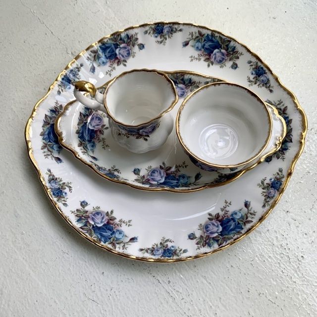 Блюдо Royal Albert Moonlight Rose 27 см фарфор Англия